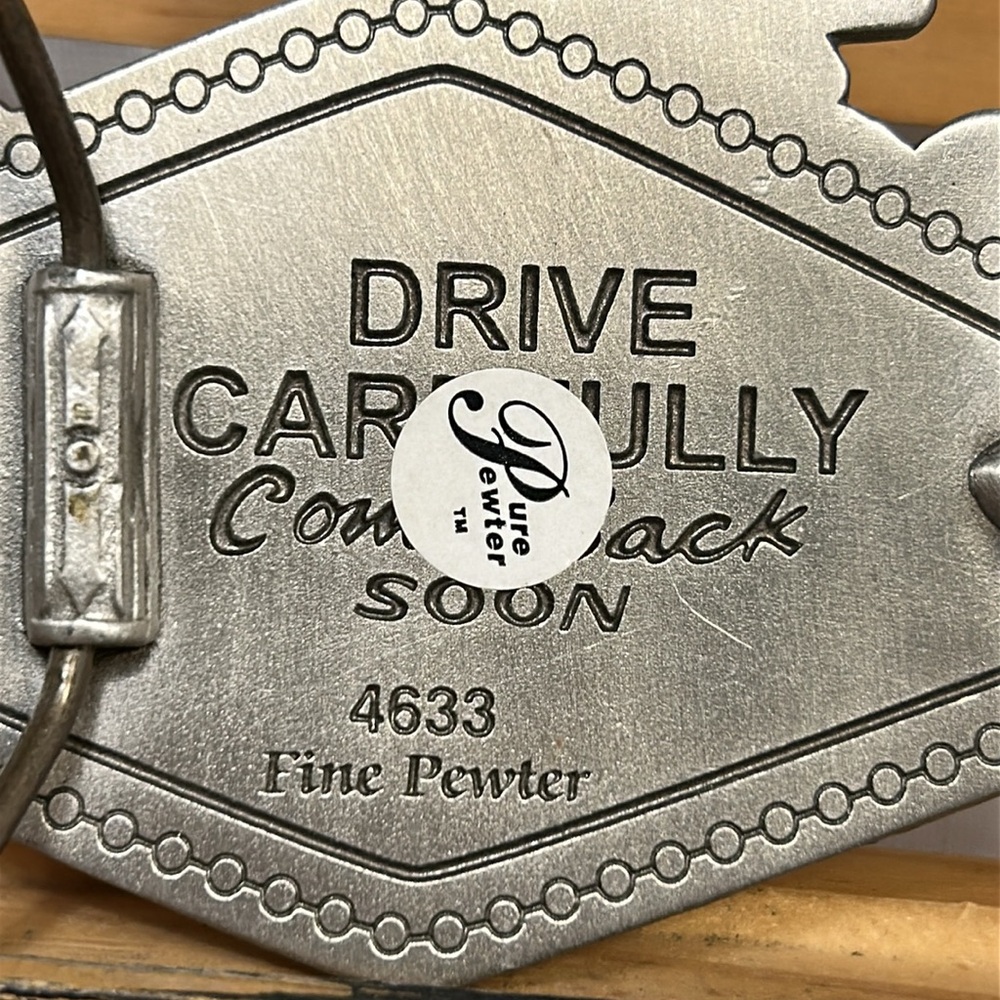 NWOT Las Vegas iconic sign belt bucket pewter - Picture 8 of 12